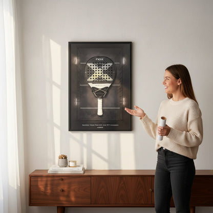 Quadro Pista de Padel com suporte para raquete (50 × 70 cm)